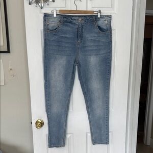 Wild Fable Light Blue High Rise Skinny Stretchy Jeans Sz 18. Stretchy waistband
